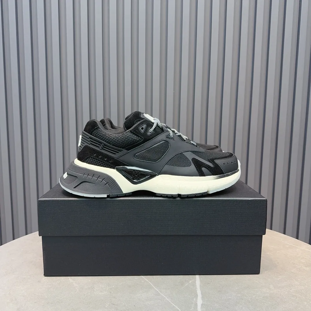 [AMIRI Amir] P: 760💰Size for couples: Female 35-40; Male 39-44; (Customized at 45.46) AMIRI Amir New Autumn and Winter Products New Autumn Latest Catwalk Couple Color Block Bread Casual Sports Shoes Series 〰 Casual fashion style full of details New generation of bone shoes popular classic upgrades Super comfortable and super popular! AUTRY is an exclusive version of AUTRY couple casual shoes from a high street brand in Los Angeles. Many celebrity Internet celebrities have the same style. Chinese new rapper Xiaobai Gali, Wang Yibo, Yang Mi and other Internet celebrity bloggers are competing for their feet. The three-dimensional molded metal logo on the side of the AJ1 shoe is on par with Nike's popular Fog. The heroic value instantly has a bit of punk rock flavor, all showing fashion sense and street style... ▪ Upper: original custom-made cowhide + original custom-made breathable mesh ▪Inner lining: original customized breathable mesh ▪Outsole: original molded two-color TPU rubber combination outsole.